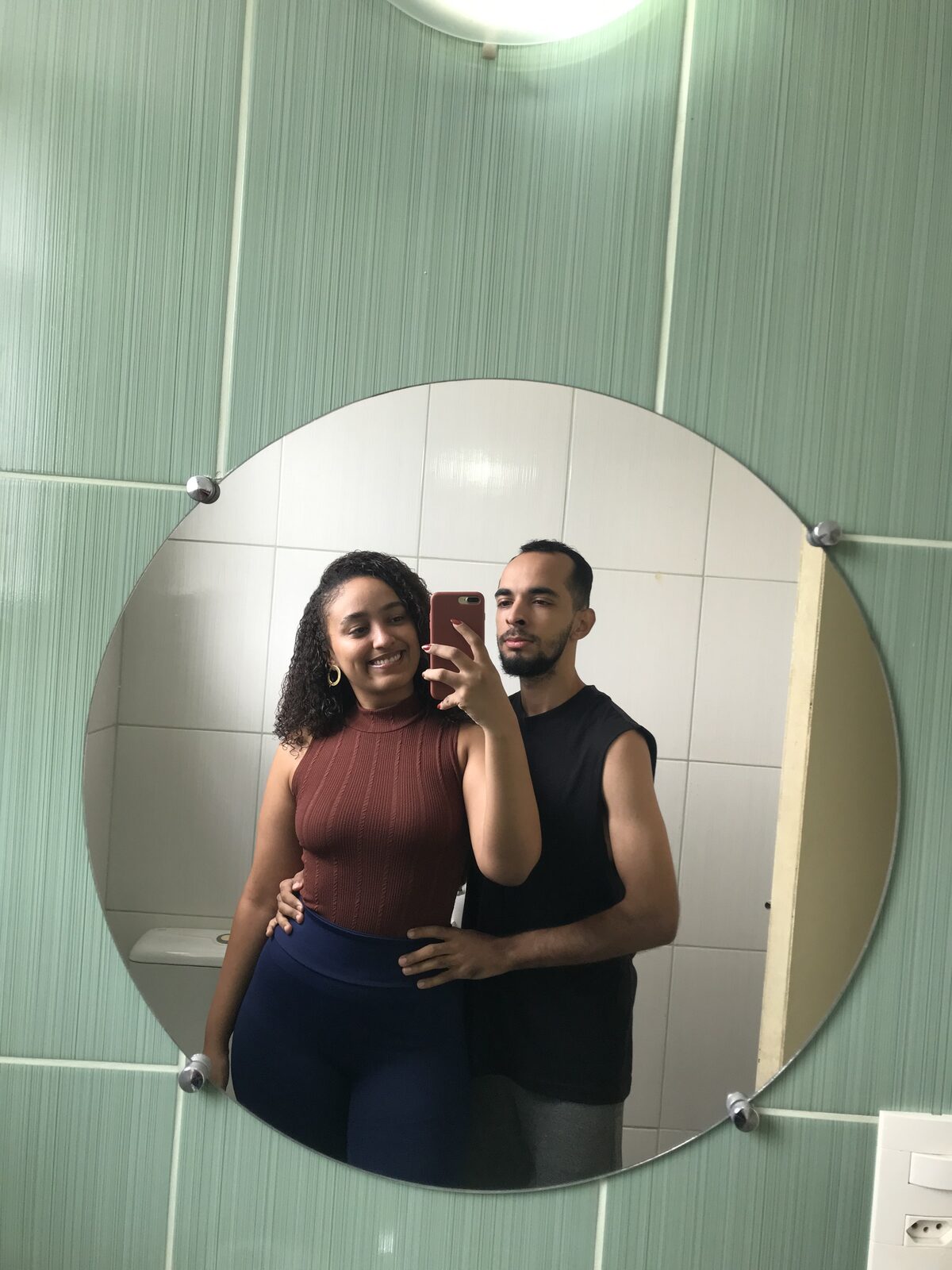 Nós dois diante do espelho